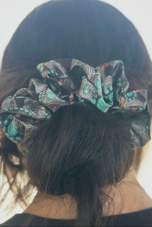 Concho queen scrunchie